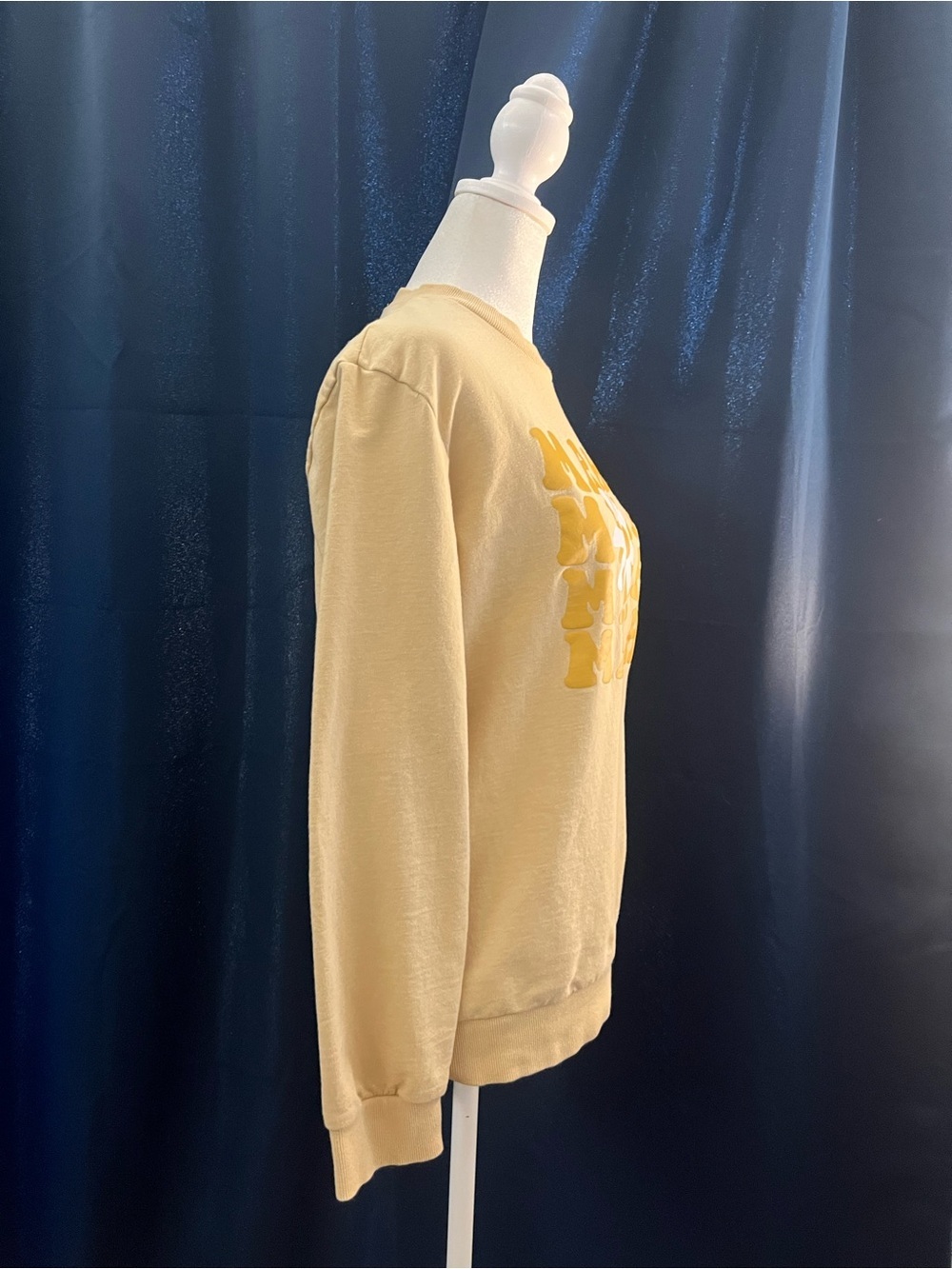 “MAMA” Retro Daisy Crewneck Sweatshirt – Size S - Picture 3 of 7